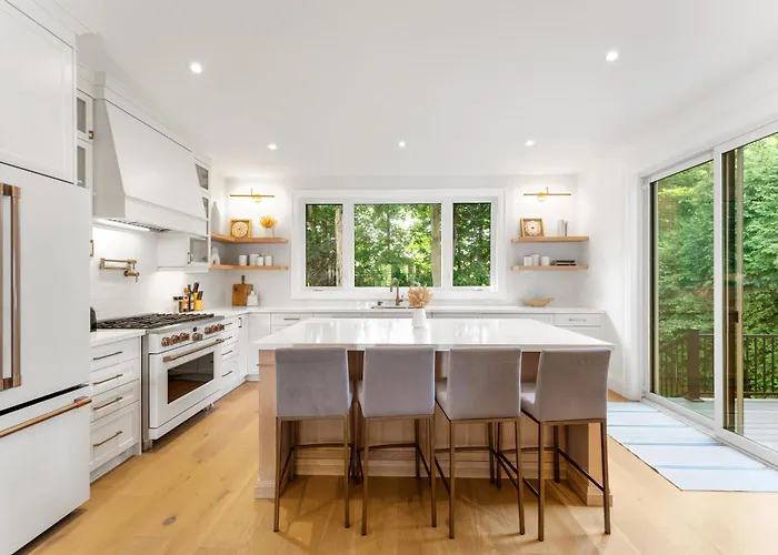 Luxury Home - 5 Min From Airport, 15 To Downtown Toronto